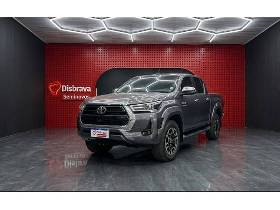 TOYOTA HILUX 2.8 D-4D TURBO DIESEL CD SRX 4X4 AUTOMÁTICO